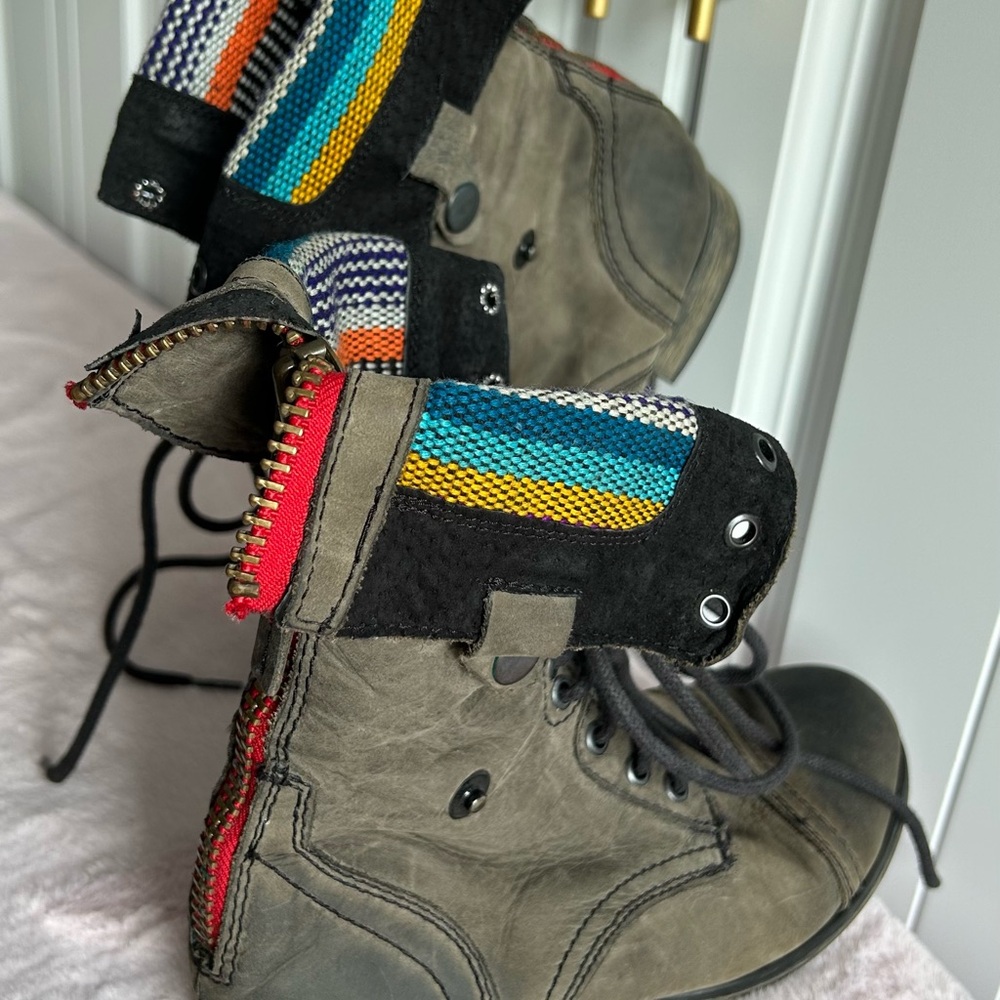 Multicolor Lace-Up Combat Boots with Woven interior Accents